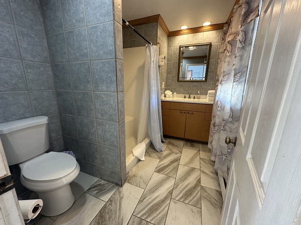 Beach House - 12 M St. Photo 6