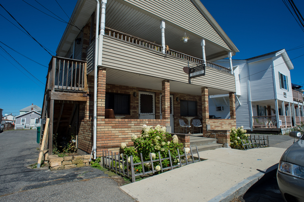 14-1 M St, One King Bdrm Apt Photo 1