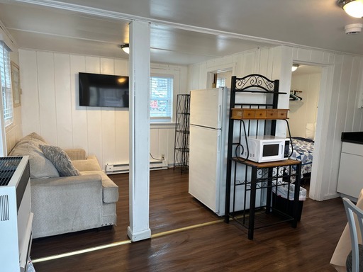 16-D M St, One Bdrm Duplex Photo 4