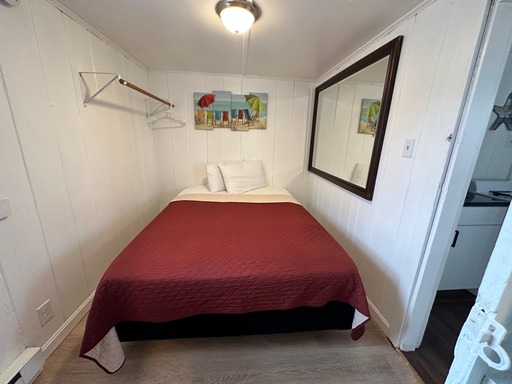 16-D M St, One Bdrm Duplex Photo 3