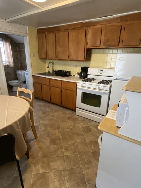 14-1 M St, One King Bdrm Apt Photo 5