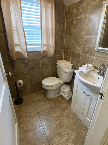 14-1 M St, One King Bdrm Apt Photo 6