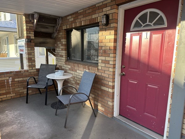 14-1 M St, One King Bdrm Apt Photo 2