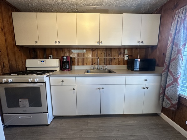 Beach House - 17A M St. Photo 5